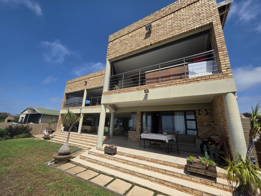 6 Bedroom Property for Sale in Da Nova Western Cape